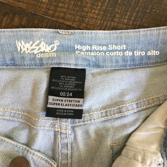 Mossimo Lightwash Denim Ripped Jean Shorts - Picture 5 of 6
